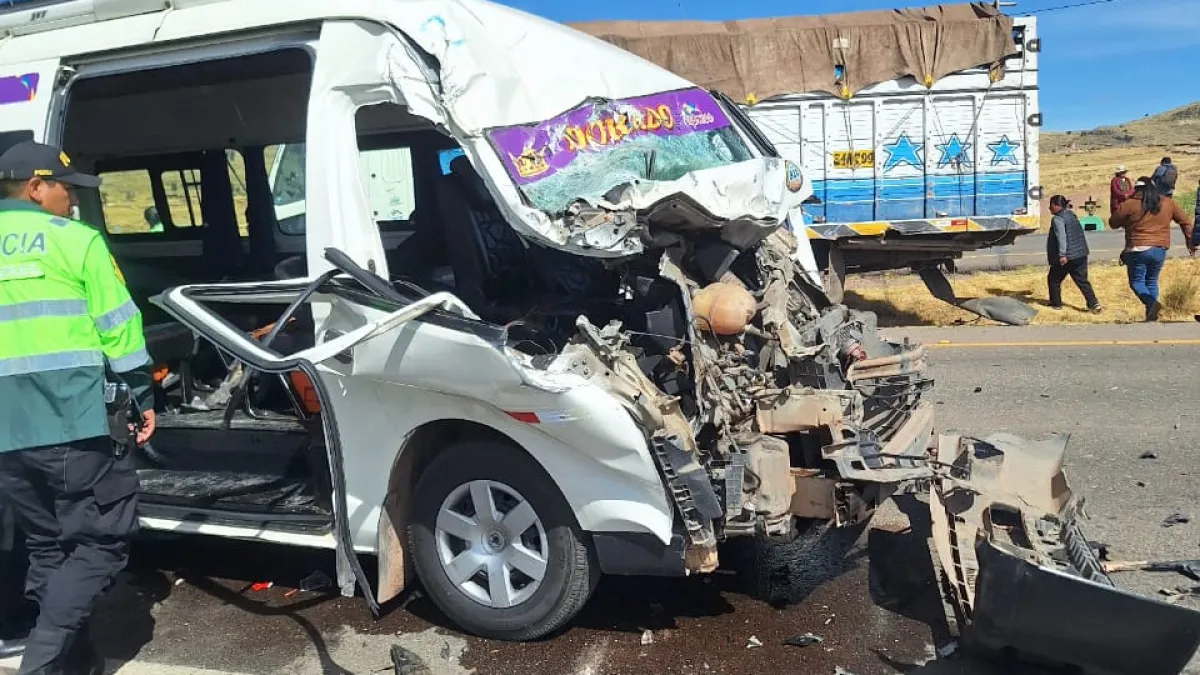 Choque de combi con camión deja varios heridos en la vía Juliaca-Puno